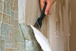 Переклеиваем обои сами